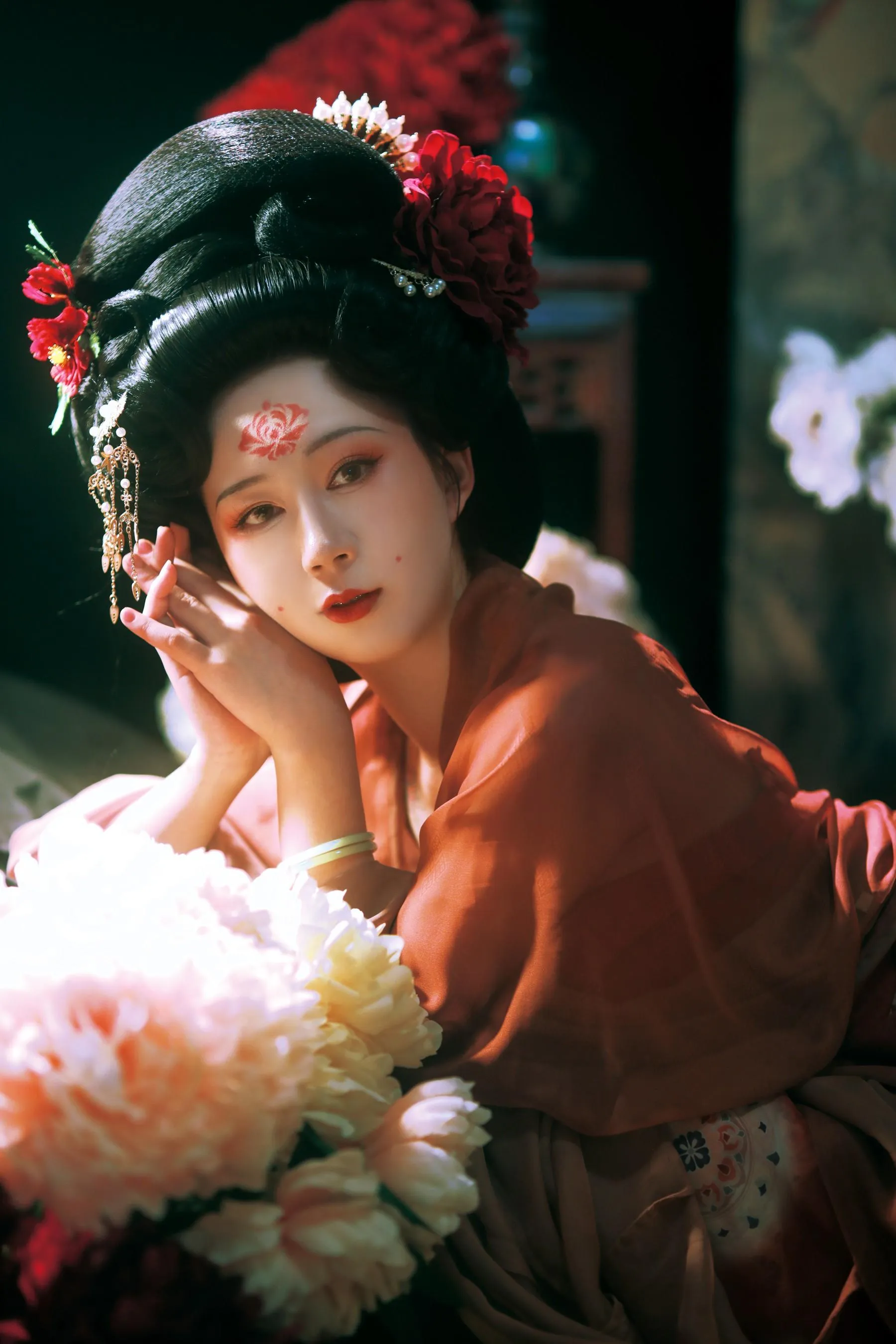 [YITUYU艺图语]2022.08.23 贵妃醉卧牡丹丛 文鱼 [21P]插图7